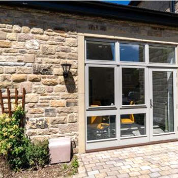 Modern, stylish Terraced apartment in the centre of Buxton