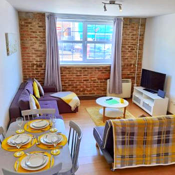 Flat 3 Lovely spacious apartment available for guests Parking wifi