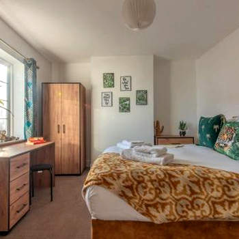 Stylish Southampton City Centre House