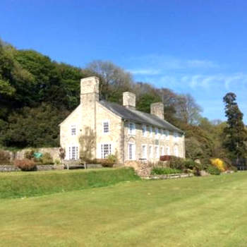Wolford Lodge Traditional home surrounded 150 private acres with Tennis court
