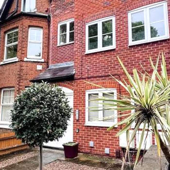 Charming 2BD in Twickenham Large Private Garden