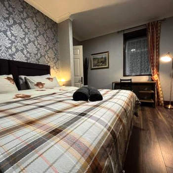 The Nook Crieff - central 2-bed with garden :)