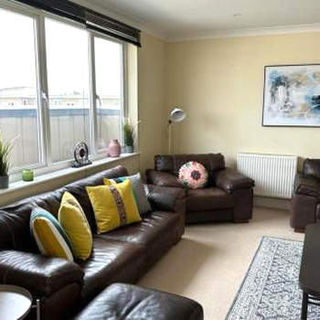 Chertsey Spectacular Two Bedroom Rooftop Apartment