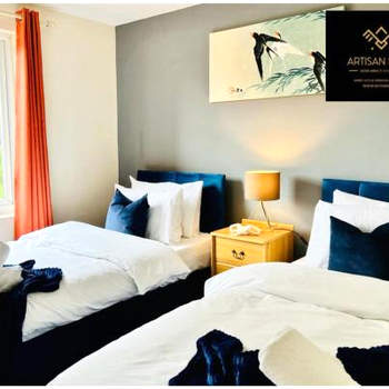 The Gem of Basildon , Private Parking , Sleeps 7