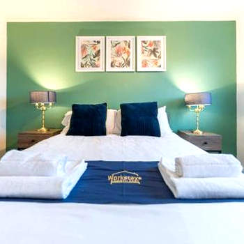Marykirk House 3 Double Bedrooms Workstays UK