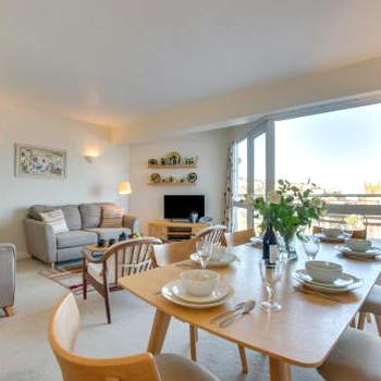 Flat 2 4 Fernlea Terrace