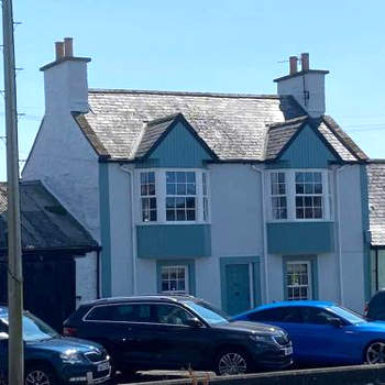3 bedroom townhouse right on the harbour
