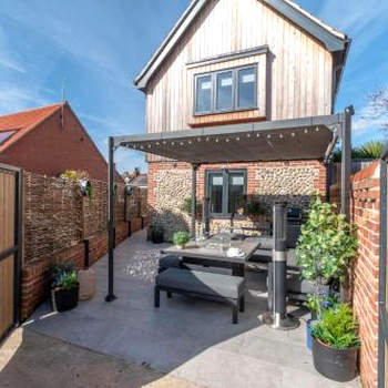 28 Chapel Yard