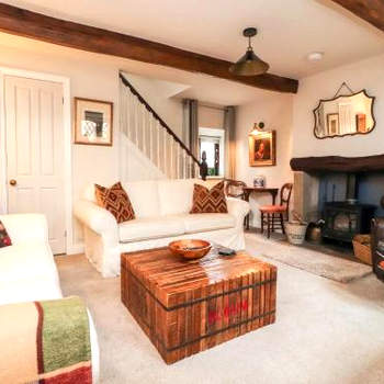 17th Century 2-bed/bath period cottage