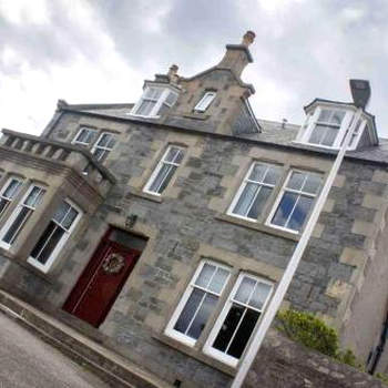Crannoch Self Catering - 9 bedroom former hotel