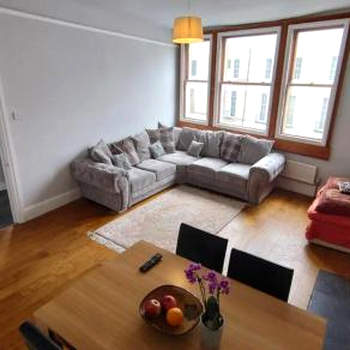 The Henrietta - Central Bath Apartment with Parking