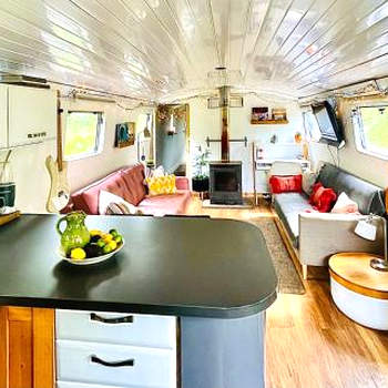 Boutique Boat Stays