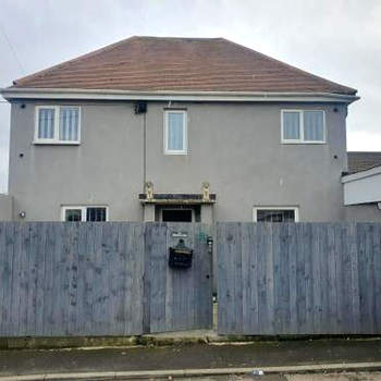 The hawthorns large detached 3 bedroom family home