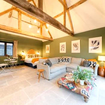 Spinney - a unique open plan barn, with private garden
