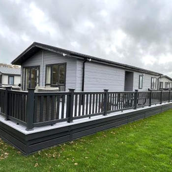 Luxurious 2-Bed Lodge in St Helens Ryde