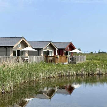 Low Lake Lodge