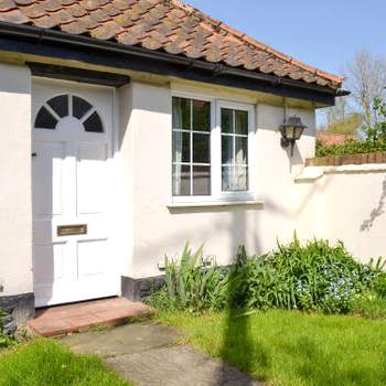 Lodge Cottage - B6008