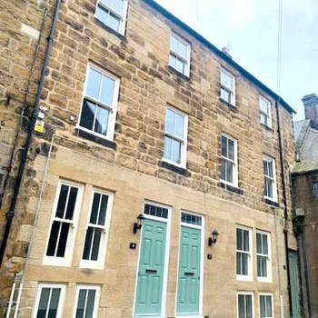 Luxury Retro 4 Bed Town House in heart of Alnwick