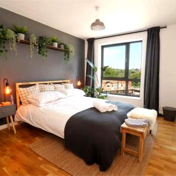 Spacious Private Flat in Sheffield City Centre