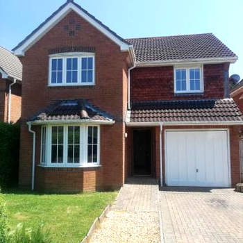HIGHLANDS BREEZE walk to the beach, PET FRIENDLY Entire house to yourself