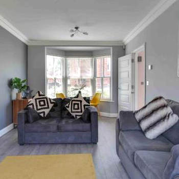 Elizabeth II Five Bedroom Spacious Home