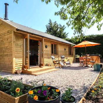 Nelli Lodge at Mile End