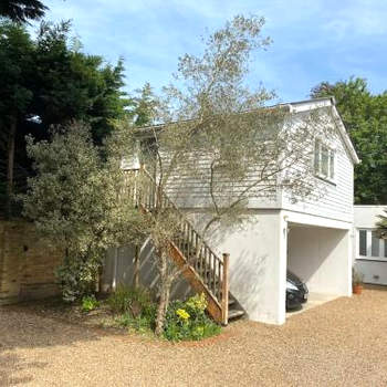 2 person studio flat near Richmond Park