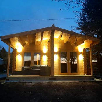 Bishy Barnabees country lodge with hot tub