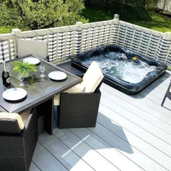 Prime Location & Luxurious Hot Tub