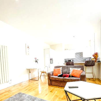 Beautiful 2-Bed Apartment in London