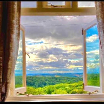 Number36, Hills Access from Garden, Pet Friendly Retreat