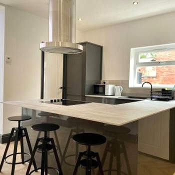 3 bed house Hyde near Manchester