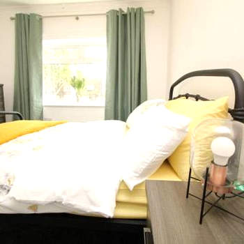 Exceptional 3 Bed, Great Location in Ashby Ideal for Travellers, Short Holiday Stays And Contractors