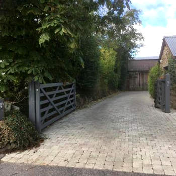 Chestnut,1 bedroom loft apartment with wood burner