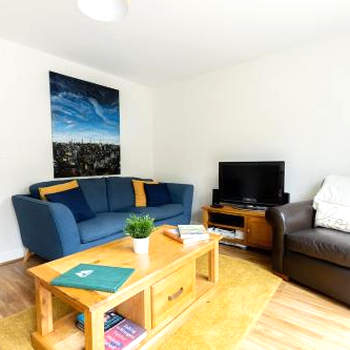 BRIARS CLOSE - Four Bed Property on the Edge of the Peak District National Park