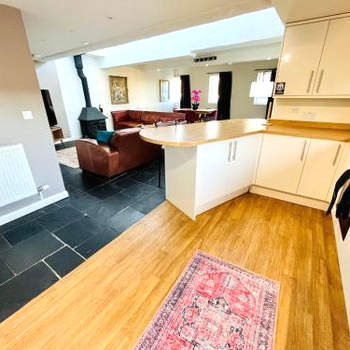 Charming 3-Bed Apartment in Haverfordwest