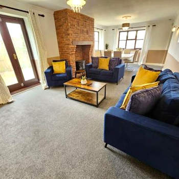 Amazing 6BR, Sleeps 10, Large Garden, Free Parking