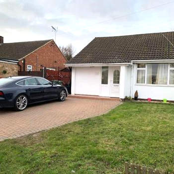 The White House! Beautiful 4 Bed 3 Bath Sleeps 11