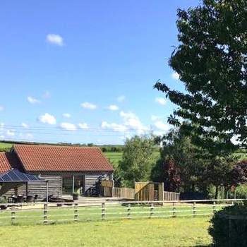 Cuckoo Barn Lodge