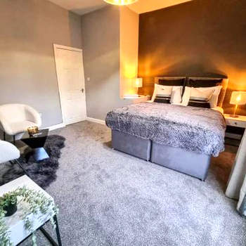 3 BR Home Close to MCR City Centre