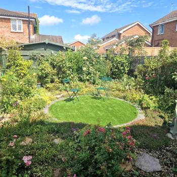 Rose Garden - 3 Bed Pet Friendly