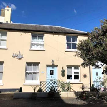 Mews Cottage in Private Seafront Estate