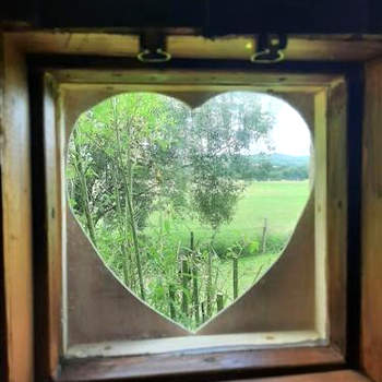 Rosie Sheperd hut summerhouse+1 acre at Tanyrallt