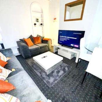 Modern Town House - Coventry