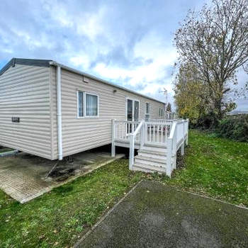 Superb 6 Berth Caravan With Decking At Seawick Holiday Park, Essex Ref 27009mv