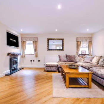 Stunning 3-bed cottage in Beeston by 53 Degrees Property, ideal for Families & Groups, Great Location - Sleeps 6