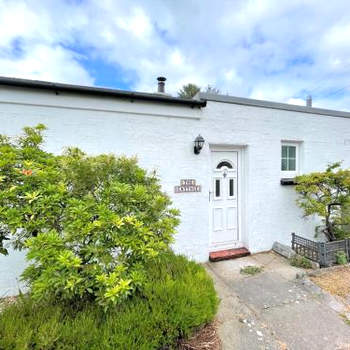 Pass the Keys Traditional Scottish Cottage in Beautiful Location
