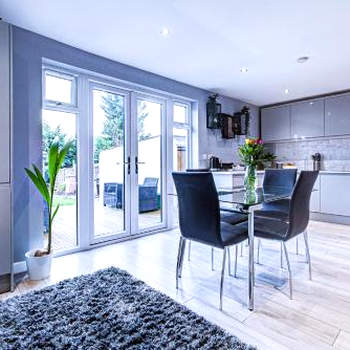 Modern 3 Bedroom House Dog Friendly