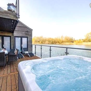 Waters Edge 05, Amaranth Lodge - P