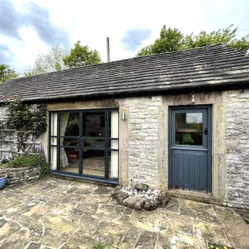 Peak District Old Forge House in Over Haddon